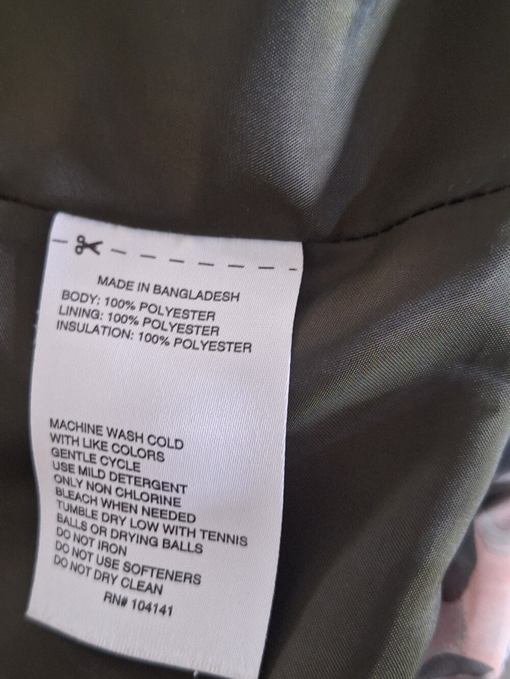 DSG Puffer Vest - Picture 4 of 5
